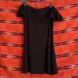 Black, off-the-shoulder Lulu’s shift dress